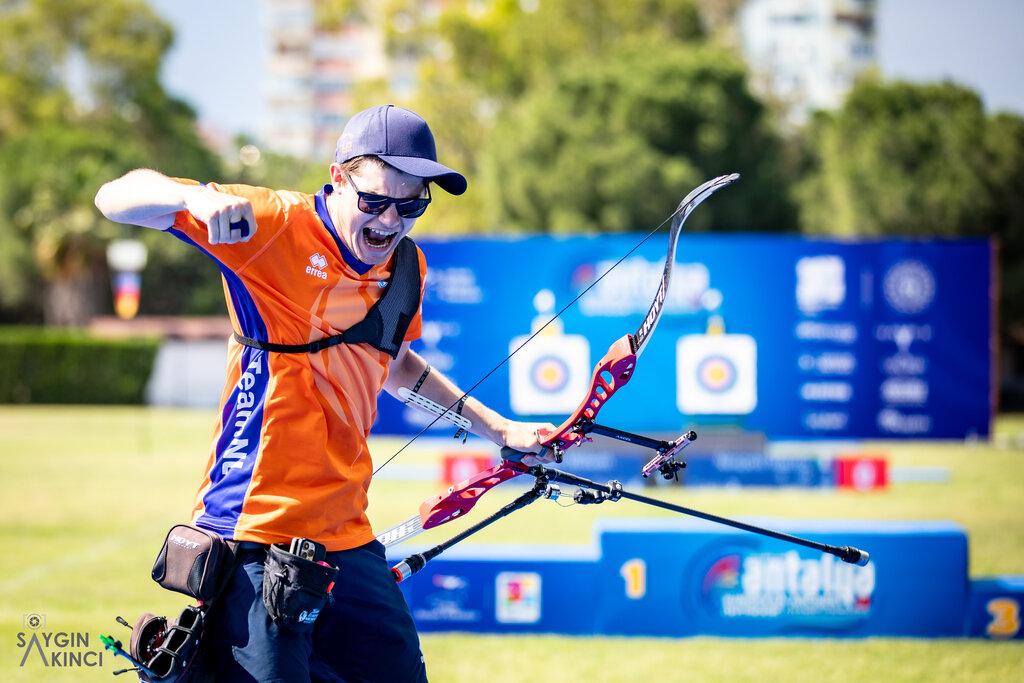 Willem Bakker wint goud op het Europees Kampioenschap boogschieten in Antalya en kroont zich tot Europees kampioen. Een belangrijke stap richting zijn olympische ambitie voor 2028.